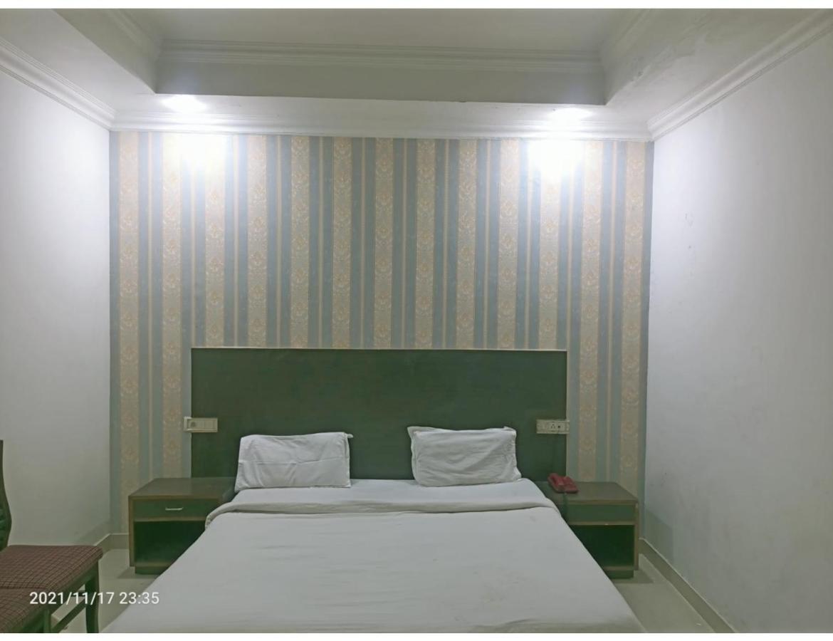 Hotel Kishore International, 암리차르 외부 사진
