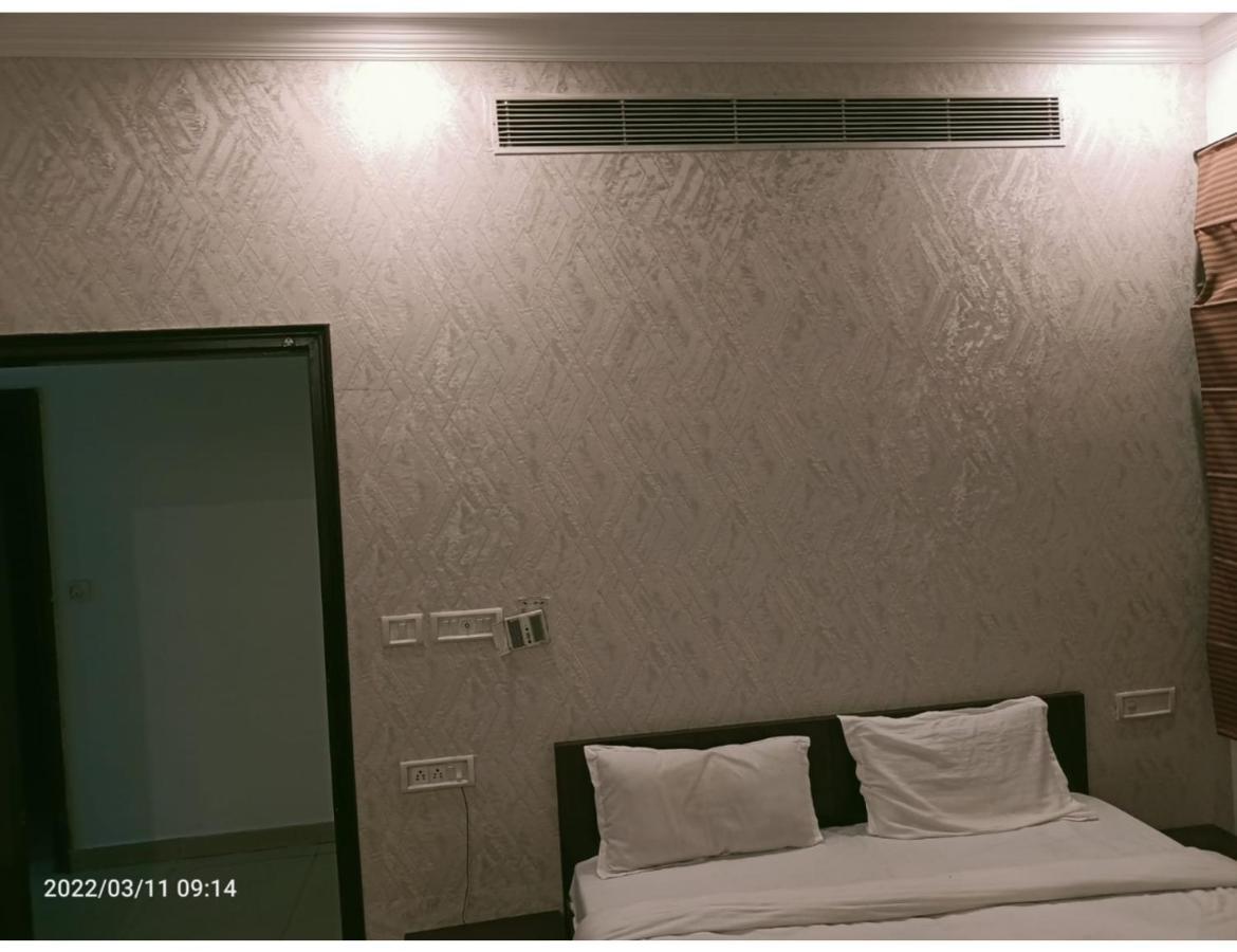 Hotel Kishore International, 암리차르 외부 사진