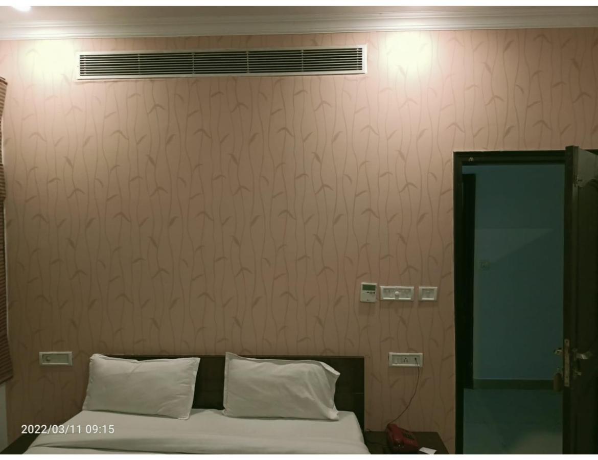 Hotel Kishore International, 암리차르 외부 사진